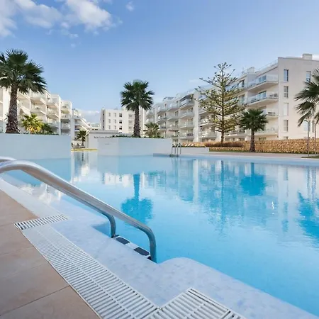 2 Montana - Available For Long *